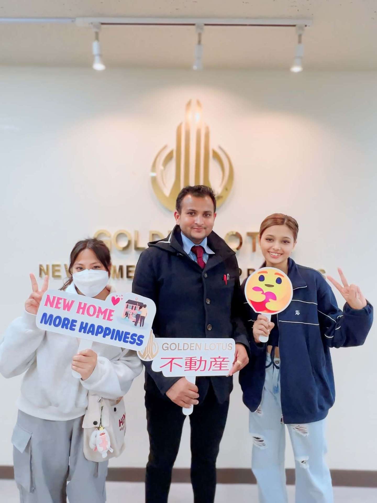 Golden Lotus customer